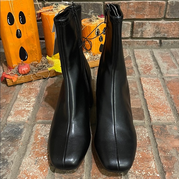 Elegant Black Ankle Boots Sz 8.5 - Picture 6 of 8